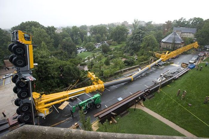 500-метровый  кран упал в Вашингтоне (52 фото)