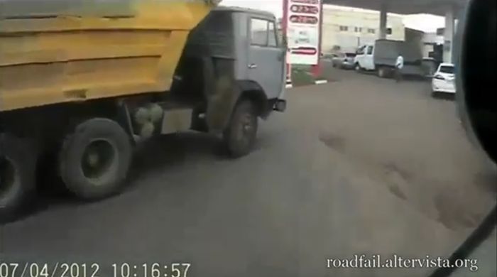 Большая подборка аварий с участием грузовиков (видео)