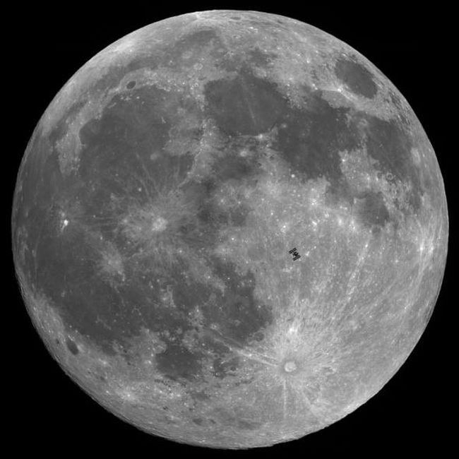 Луна 2012 года (12 фото)