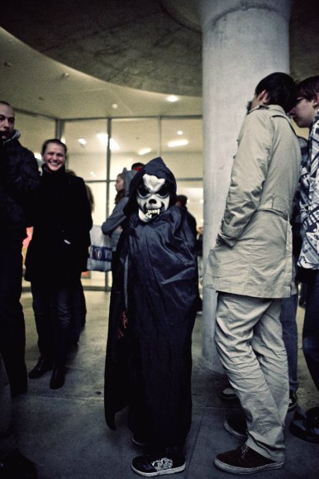 В Таллине прошел парад зомби (62 фото)
