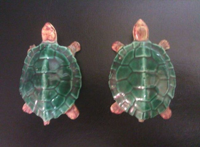 Сувенирные черепашки из Китая символизируют крепкие отношения (2 фото)