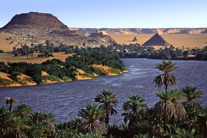 Озера в самом сердце пустыни Сахара (15 фото)