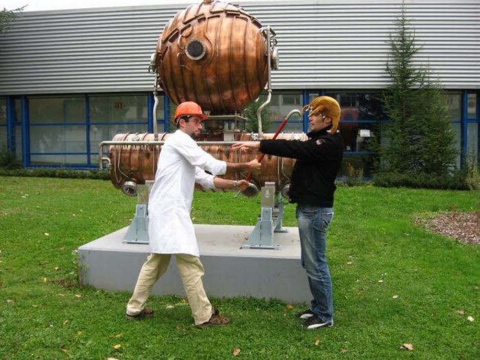 Гордон Фримен и Большой Адронный Коллайдер (23 фото)