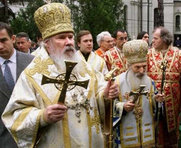 Похороны патриарха Павла в Белграде (10 фото)
