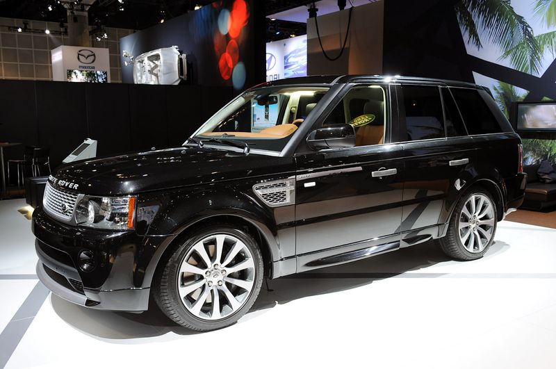 Land Rover объявила о выпуске миллионного внедорожника Range Rover (22 фото)