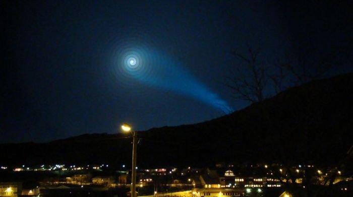 Таинственная спираль в небе норвегии (34 фото+видео))