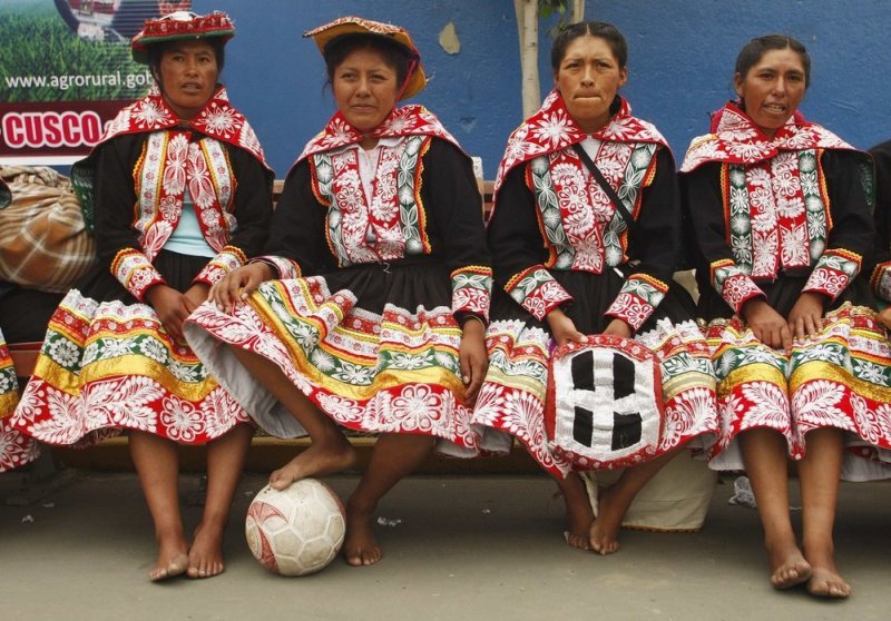 Женский футбол в Перу  (6 фото)