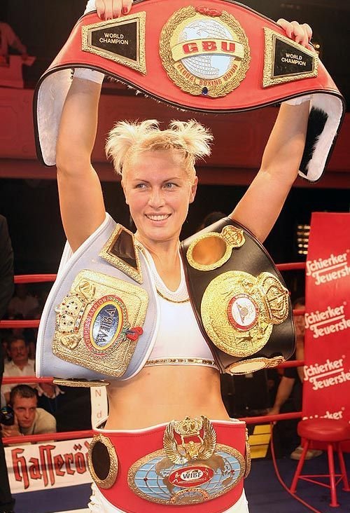 Россиянка Наталья Рагозина стала чемпионкой мира по боксу в супертяжелом весе (26 фото + видео)