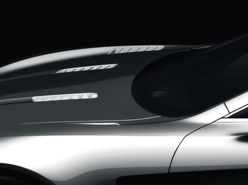 Aston Martin One-77 отправляется колесить по миру за покупателями (8 фото)