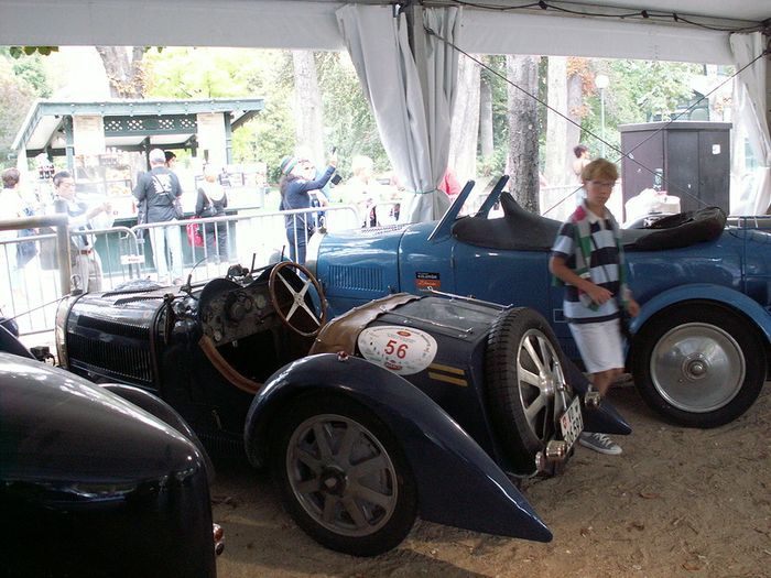 Флюиды от Bugatti (19 фото)