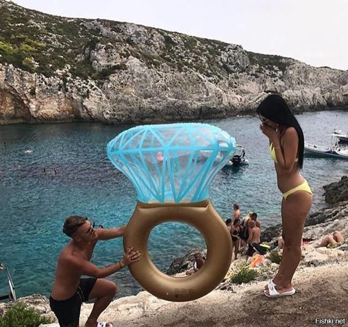 Включи какую нибудь новую