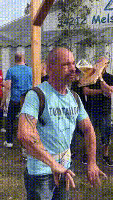 377b66352a06586764a143a98a90ada3.gif