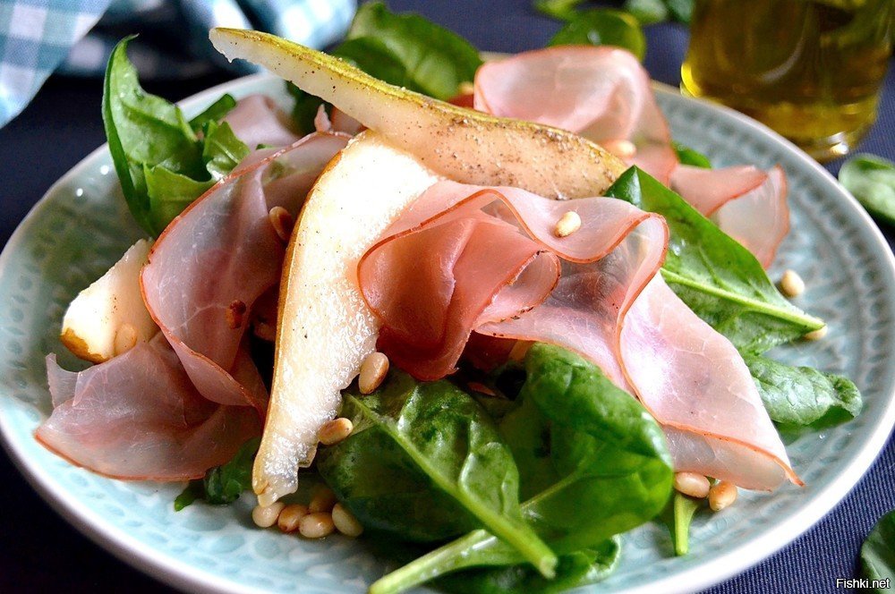 прошутто с грушей. ветчина прошутто с рукколой. салат руккола с хамоном. салат с хамоном и грушей. итальянский салат «парма руккола».