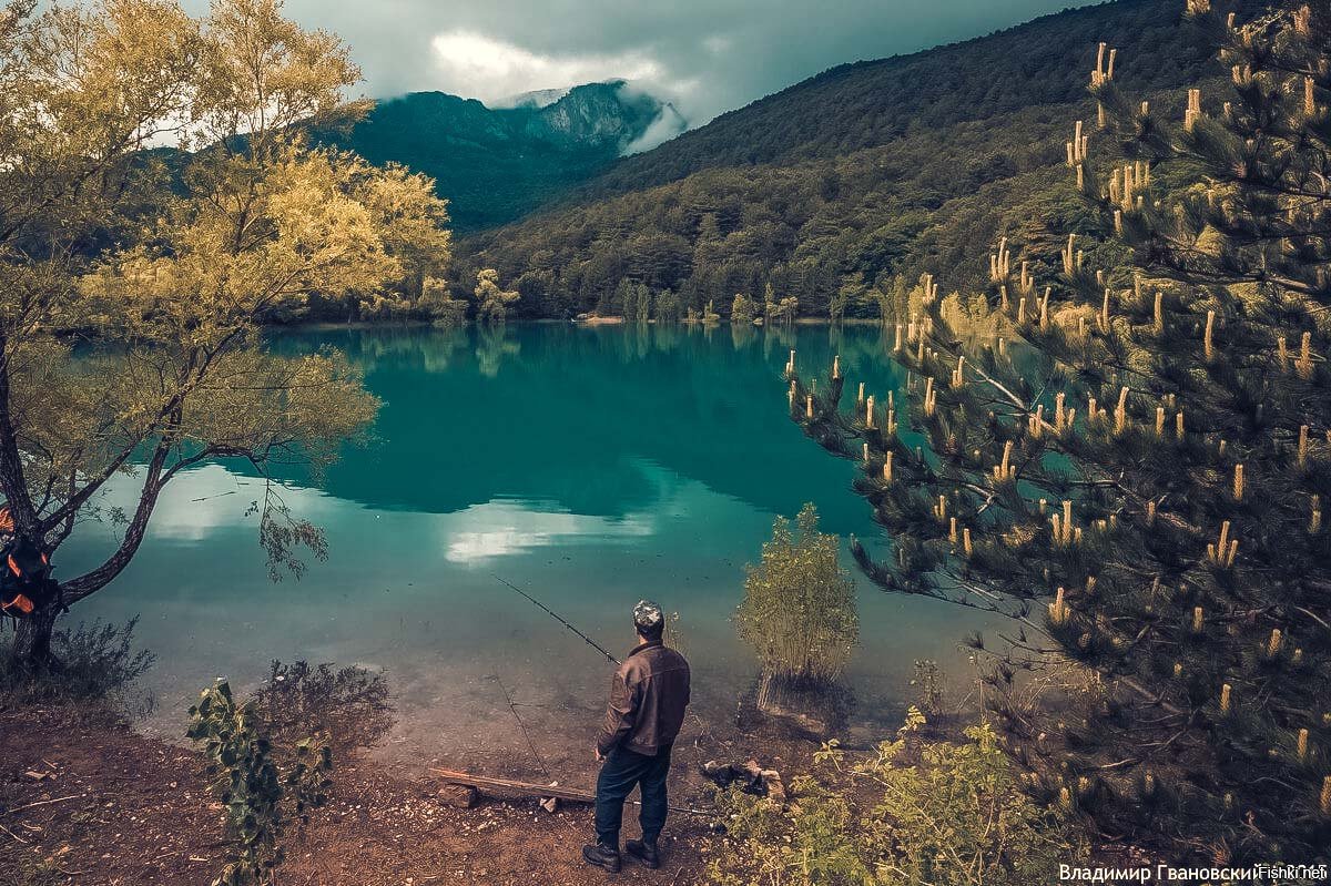 Бирюзовое озеро в крыму