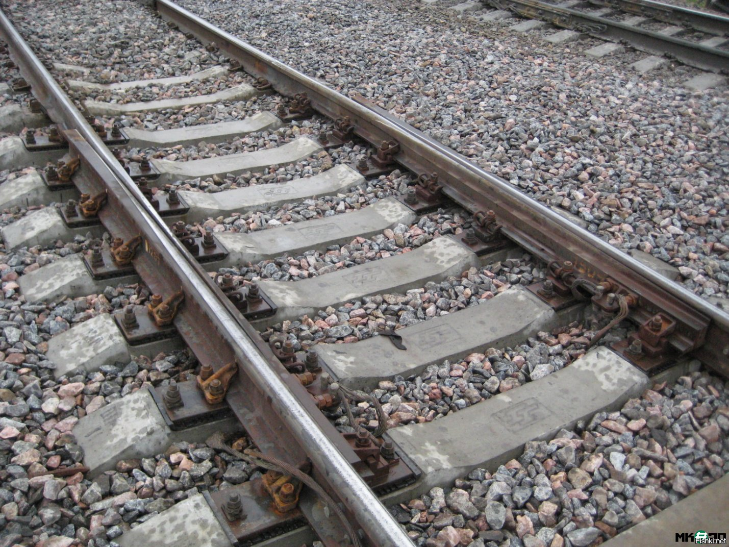 Уравнительные приборы бесстыкового пути. Уравнительные стыки рельсов. Уравнительный стык р65. Уравнительные стыки рельсов. Уравнительный прибор р50.