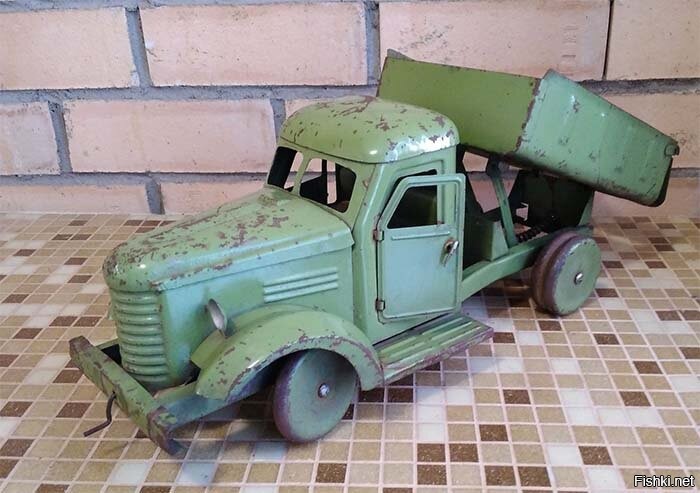 Машинка детская старинная