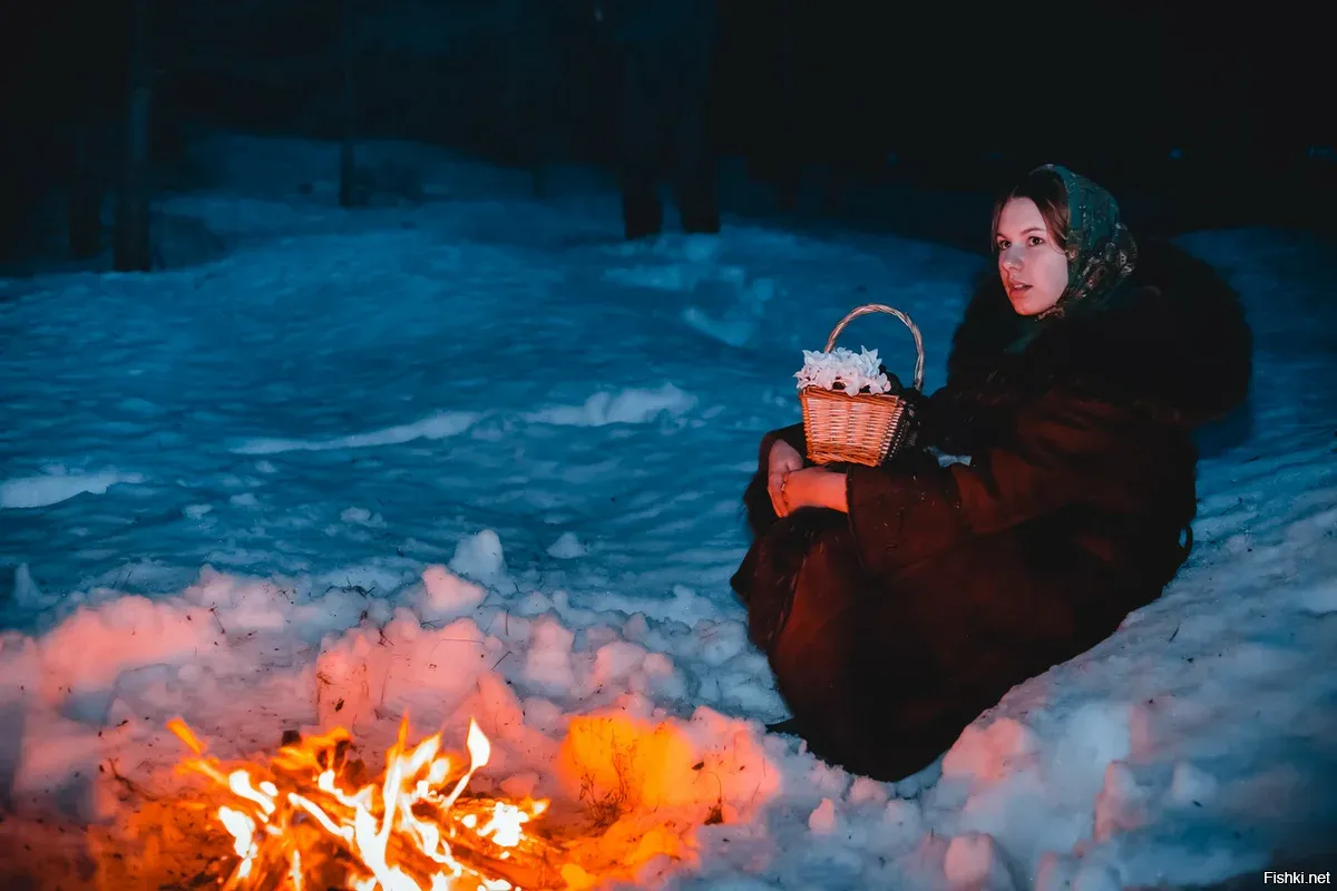 Люди зимой в доме. Гдз русский 200 9 класс. Фотосессия с пледом зимой. Красивые девушки в зимней одежде. Трусливому каждый шорох беда грамматическая основа.