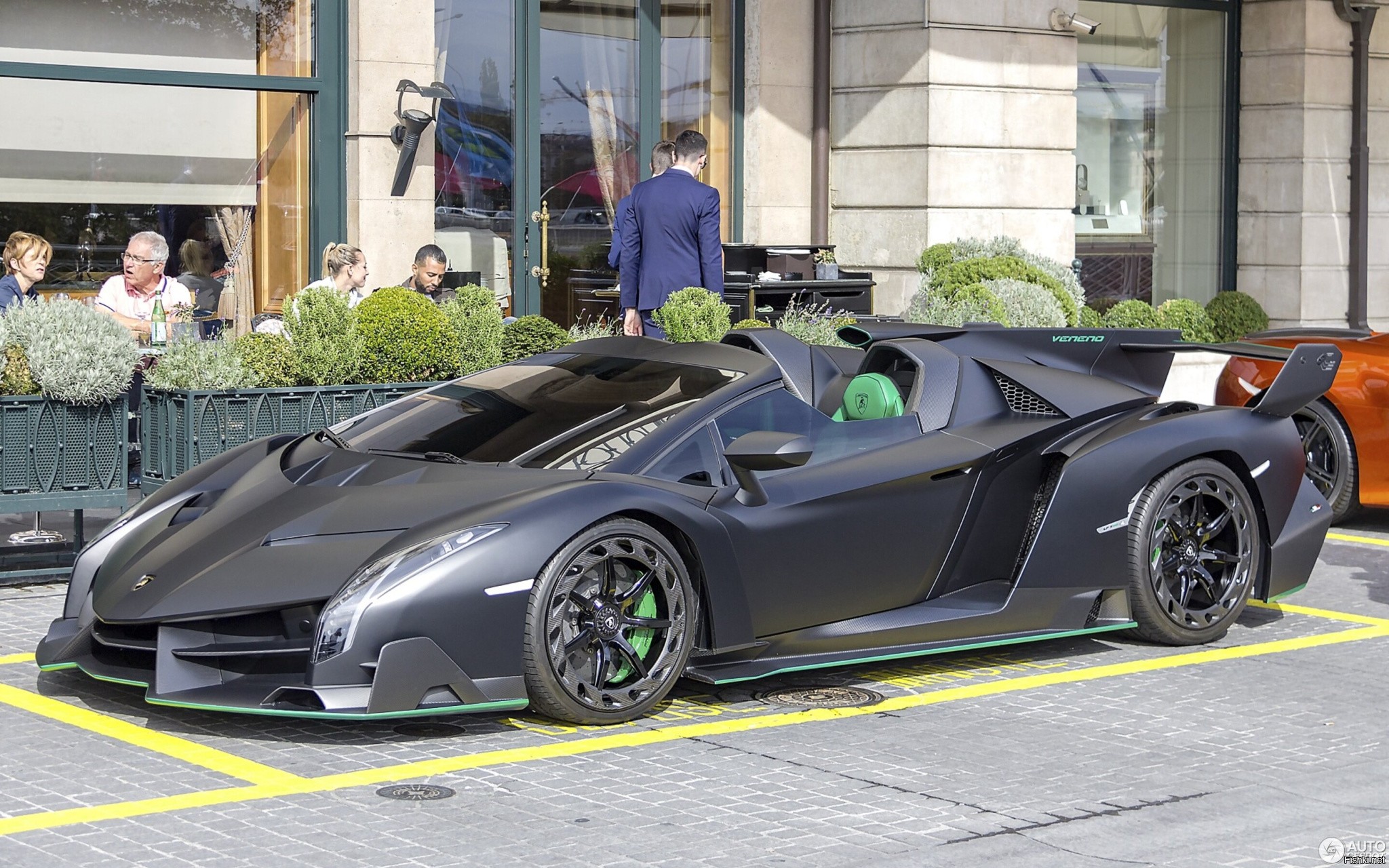 Lamborghini Veneno Roadster 2